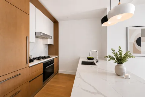 $1,550,000 | 22-43 Jackson Avenue, Unit 5A | Long Island City
