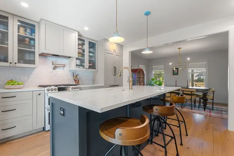 $1,100,000 | 909 East 50th Street, Austin, TX 78751