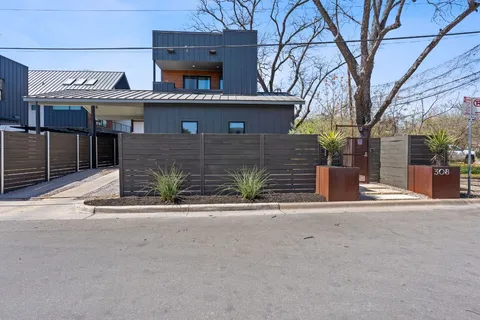 $765,500 | 308 Onion Street, Austin, TX 78702