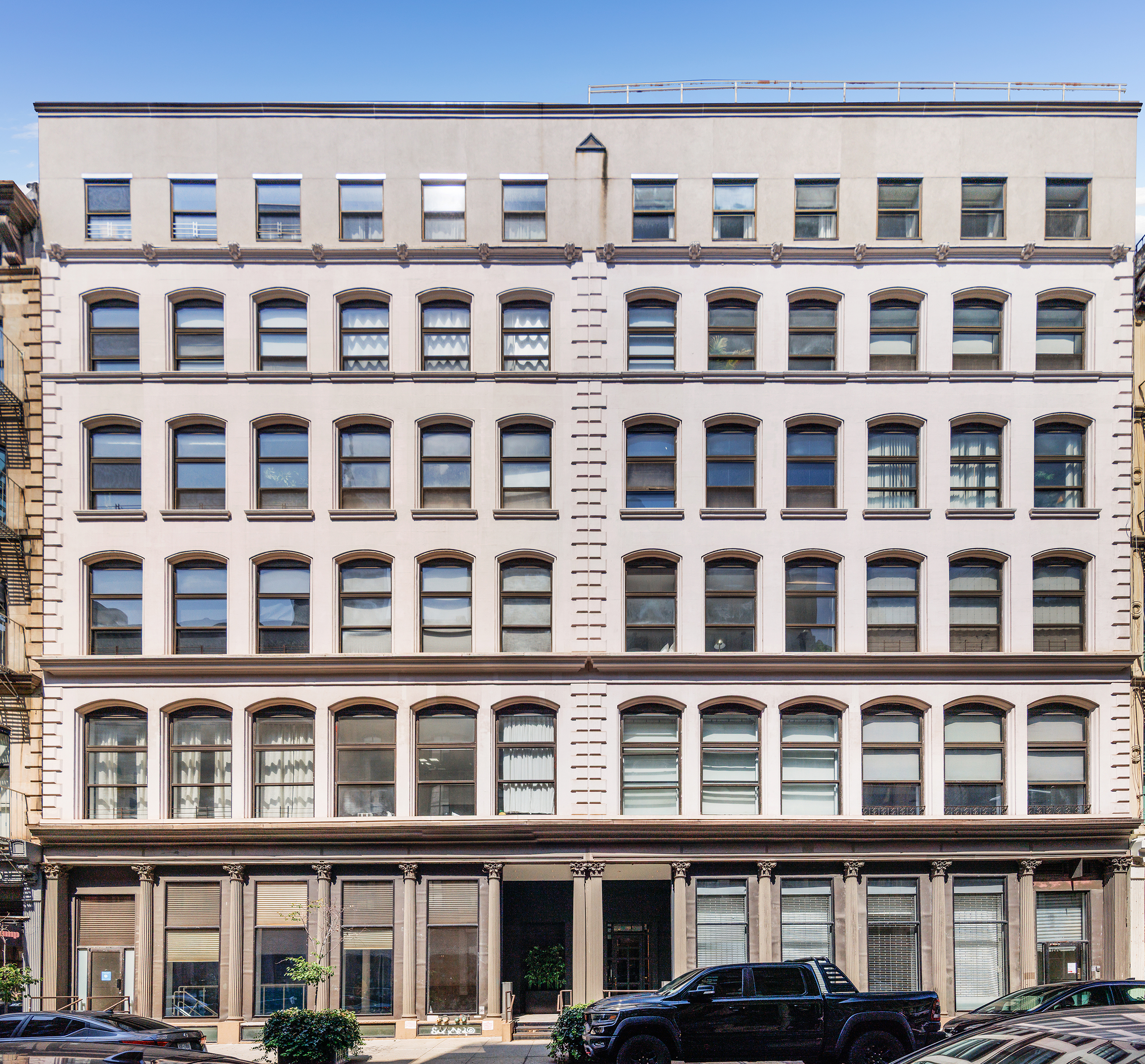 100 Reade Street, Unit 6CD Manhattan, NY 10013 - Photo 25 of 26 a front view of a building