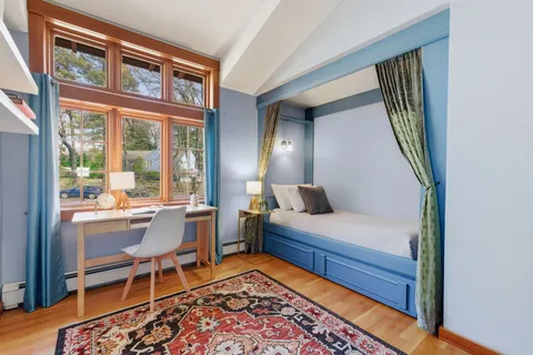 Contact Agent | 30 Volunteer Way, Lexington, MA 02420