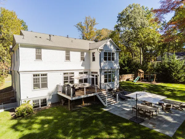 $2,550,000 | 8621 McHenry Street, Vienna, VA 22180