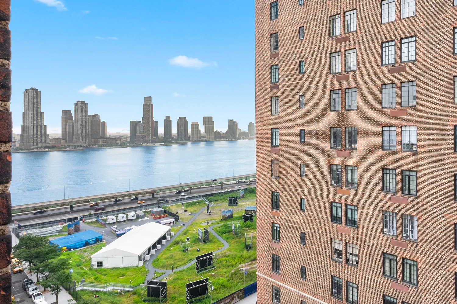 $325,000 | 25 Tudor City Place, Unit 922 | Murray Hill