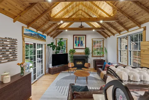 Contact Agent | 28 Tufts Road, Lexington, MA 02421