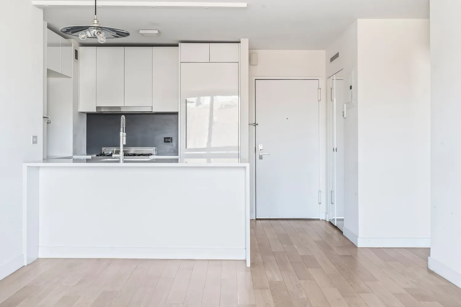 $6,150 | 301 West 53rd Street, Unit 9C | Hell's Kitchen