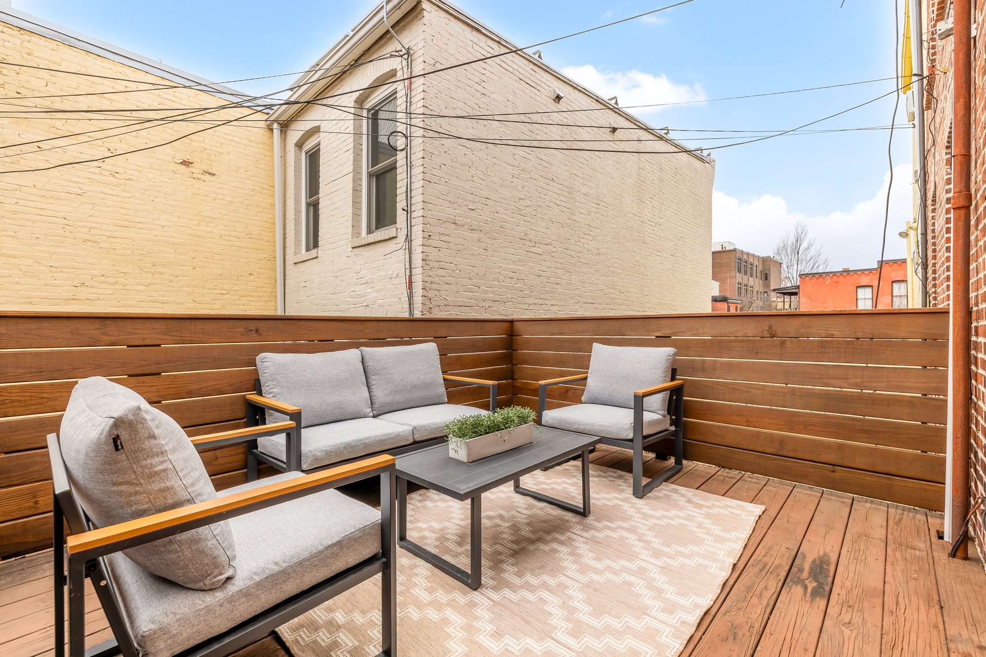 903 F Street Northeast Washington, DC 20002 - Photo 13 of 41 a terrace view with seating space