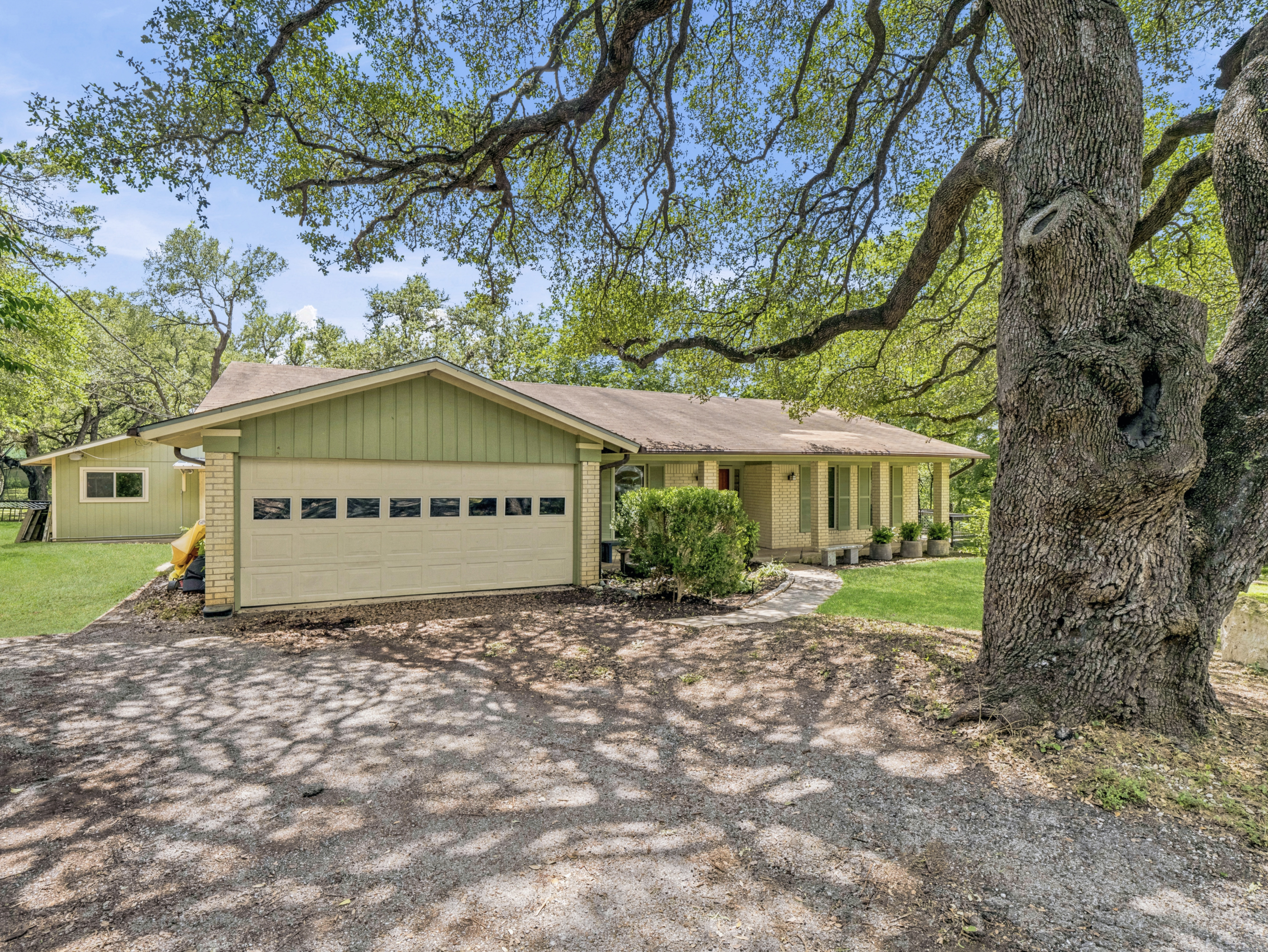 301 Twin Creek Road Manchaca, TX 78652 - Photo 3 of 48