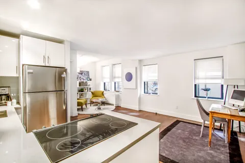 $5,295 | 245 West 25th Street, Unit 1N | Chelsea