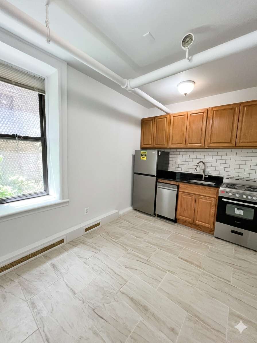 544 West 157th Street, Unit 1B Manhattan, NY 10032 - Photo 3 of 8