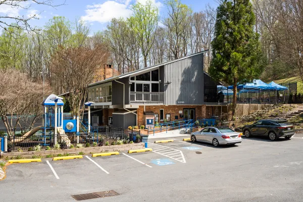 $1,550,000 | Hamilton Spring Court, Bethesda, MD 20817