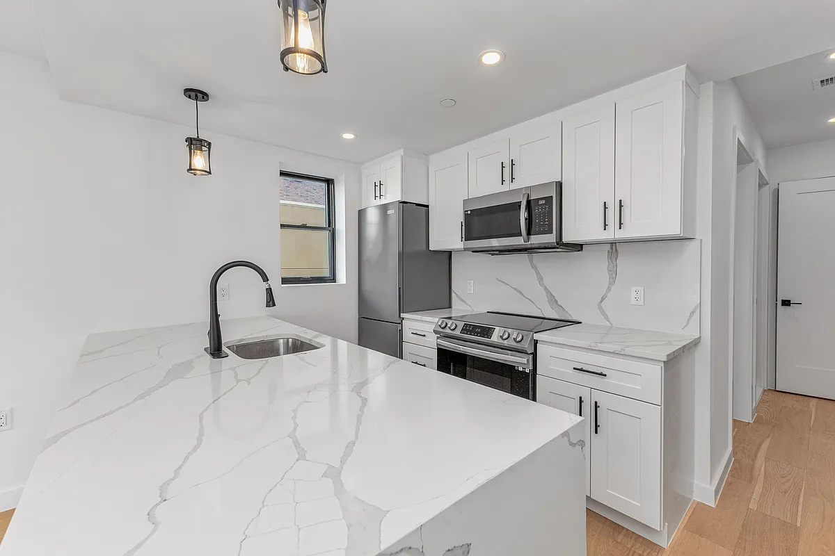 21-10 30th Avenue, Unit 6F Queens, NY 11102 - Photo 6 of 15