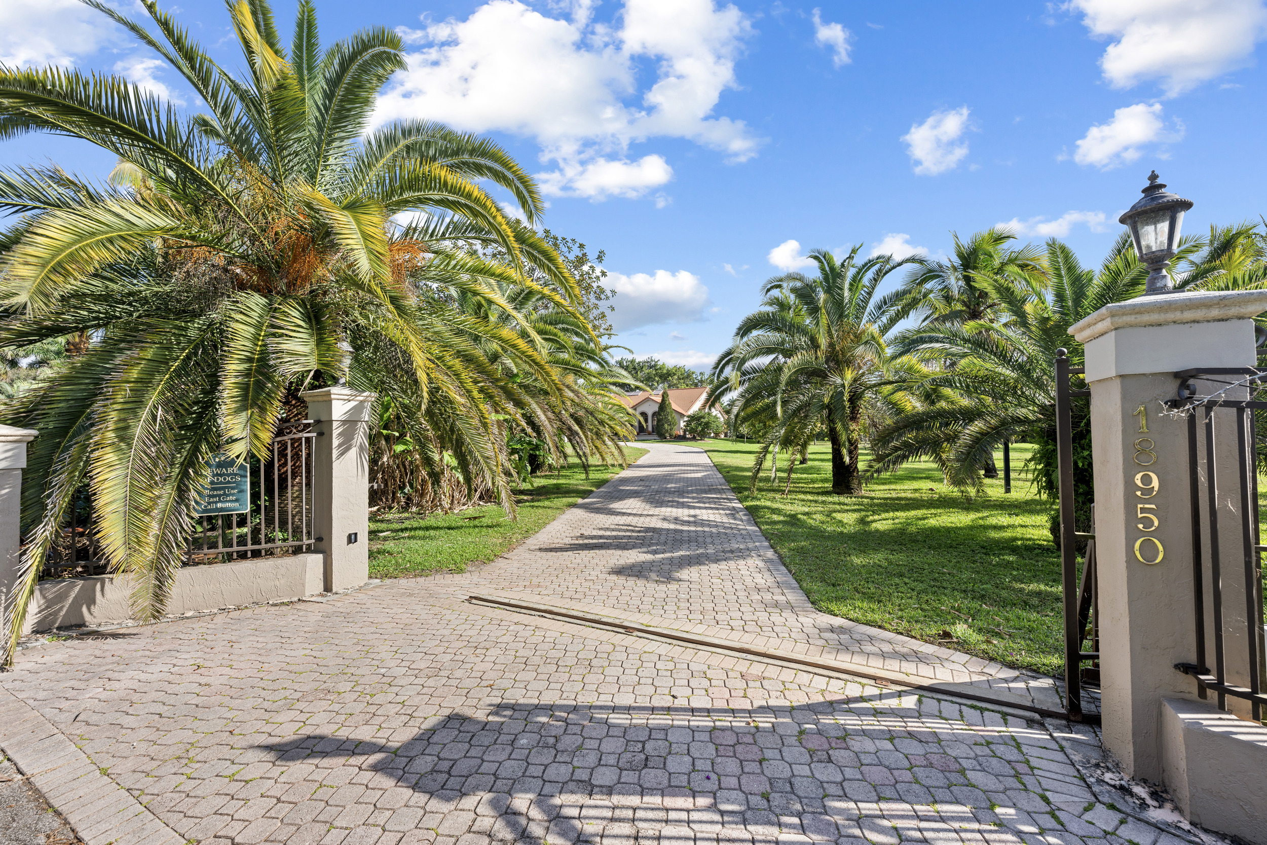 18950 Southwest 59th Street Southwest Ranches, FL 33332 - Photo 7 of 54