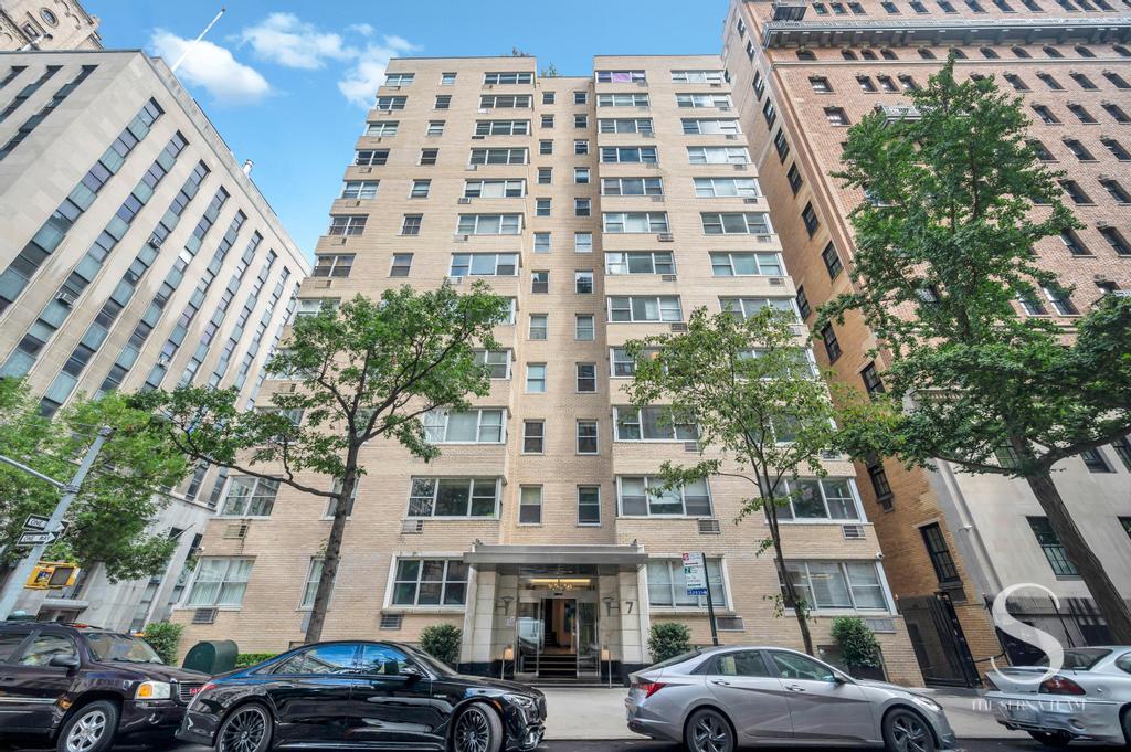 7 Lexington Avenue, Unit 5E Manhattan, NY 10010 - Photo 25 of 27 a building view