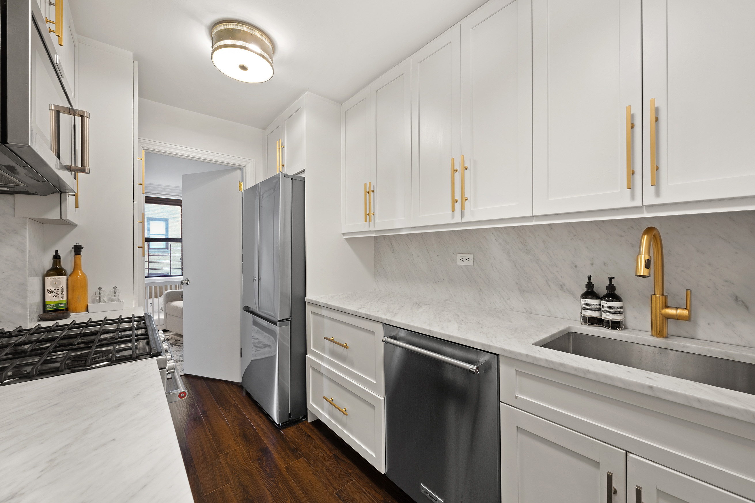 196 East 75th Street, Unit 9G Manhattan, NY 10021 - Photo 6 of 10