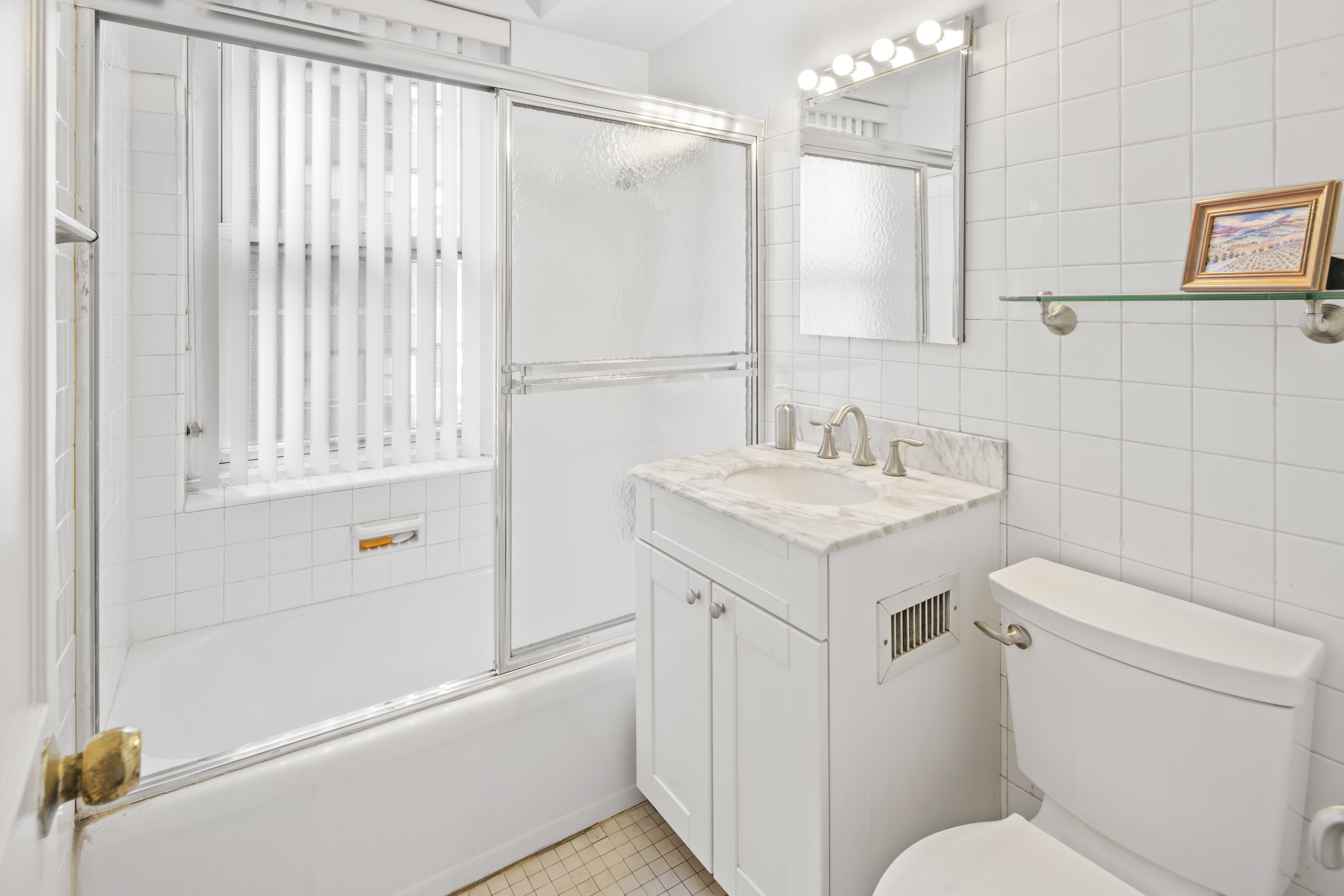 12 Beekman Place, Unit 2A Manhattan, NY 10022 - Photo 6 of 10