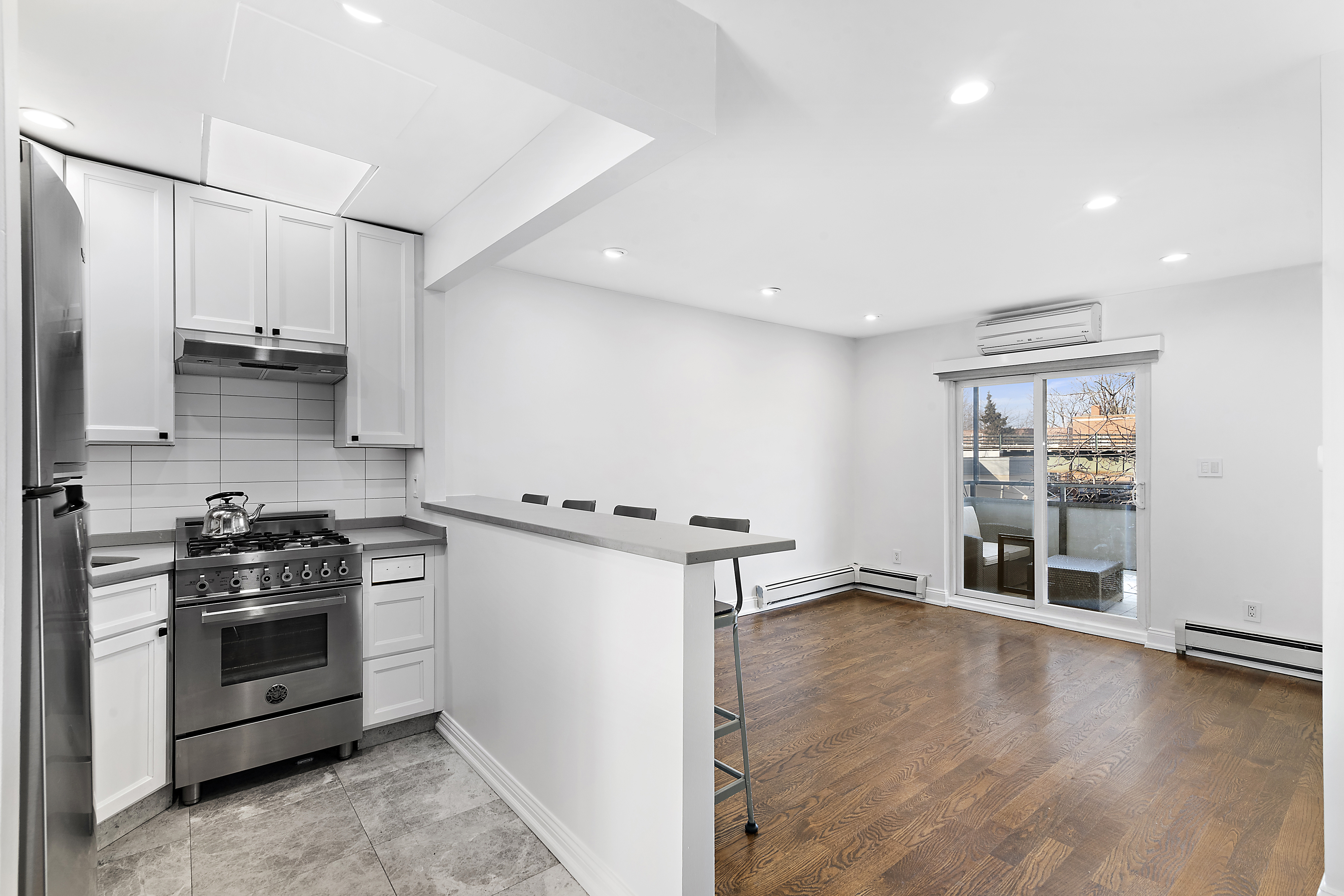 32-44 32nd Street, Unit 2 Queens, NY 11106 - Photo 2 of 7