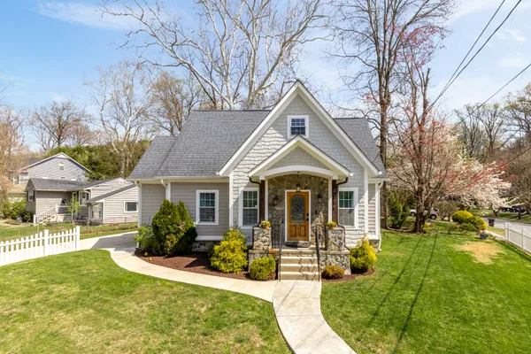 $809,000 | 4116 Denfeld Avenue, Kensington, MD 20895