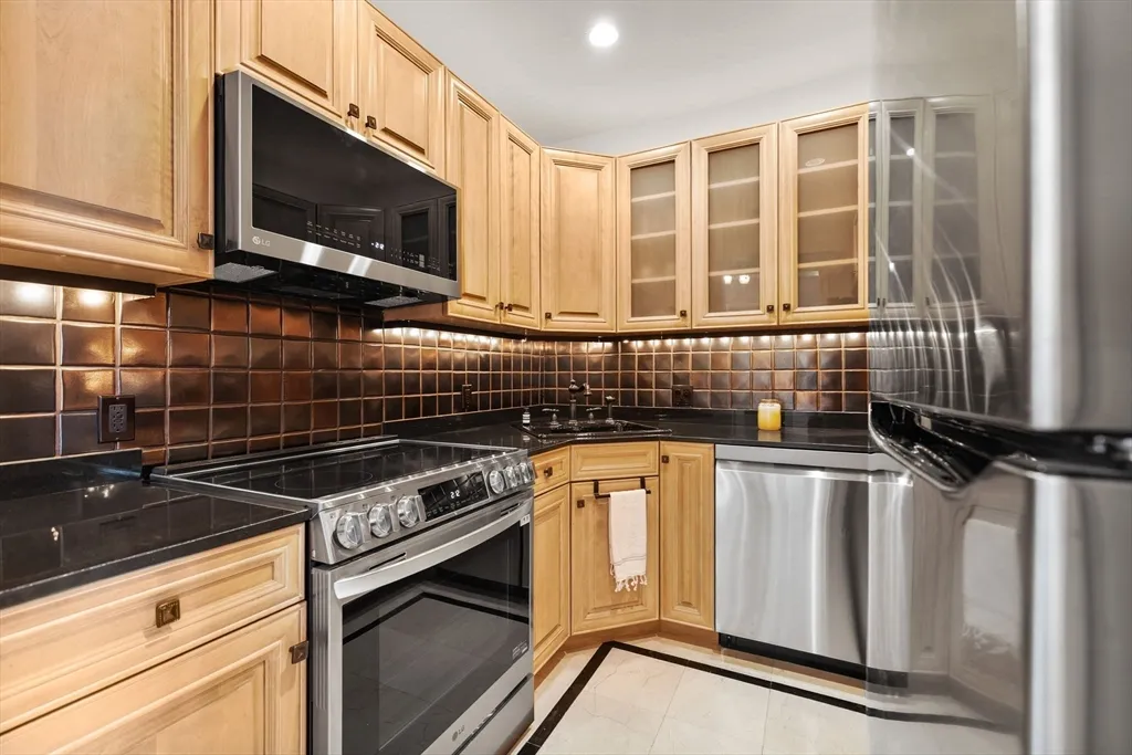 $5,500 | 80 Beacon Street, Unit 9, Boston, MA 02108