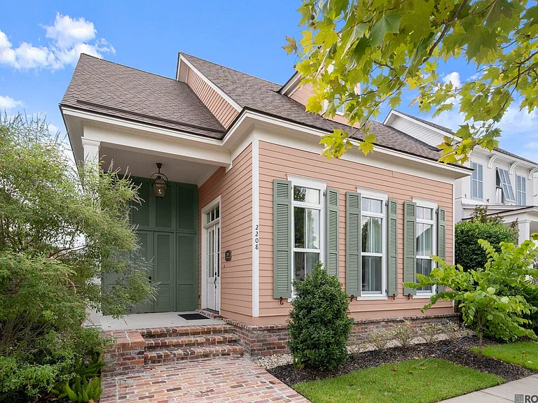 2208 Rouzan Avenue Baton Rouge, LA 70808 - Photo 1 of 25 Gallery Image 1
