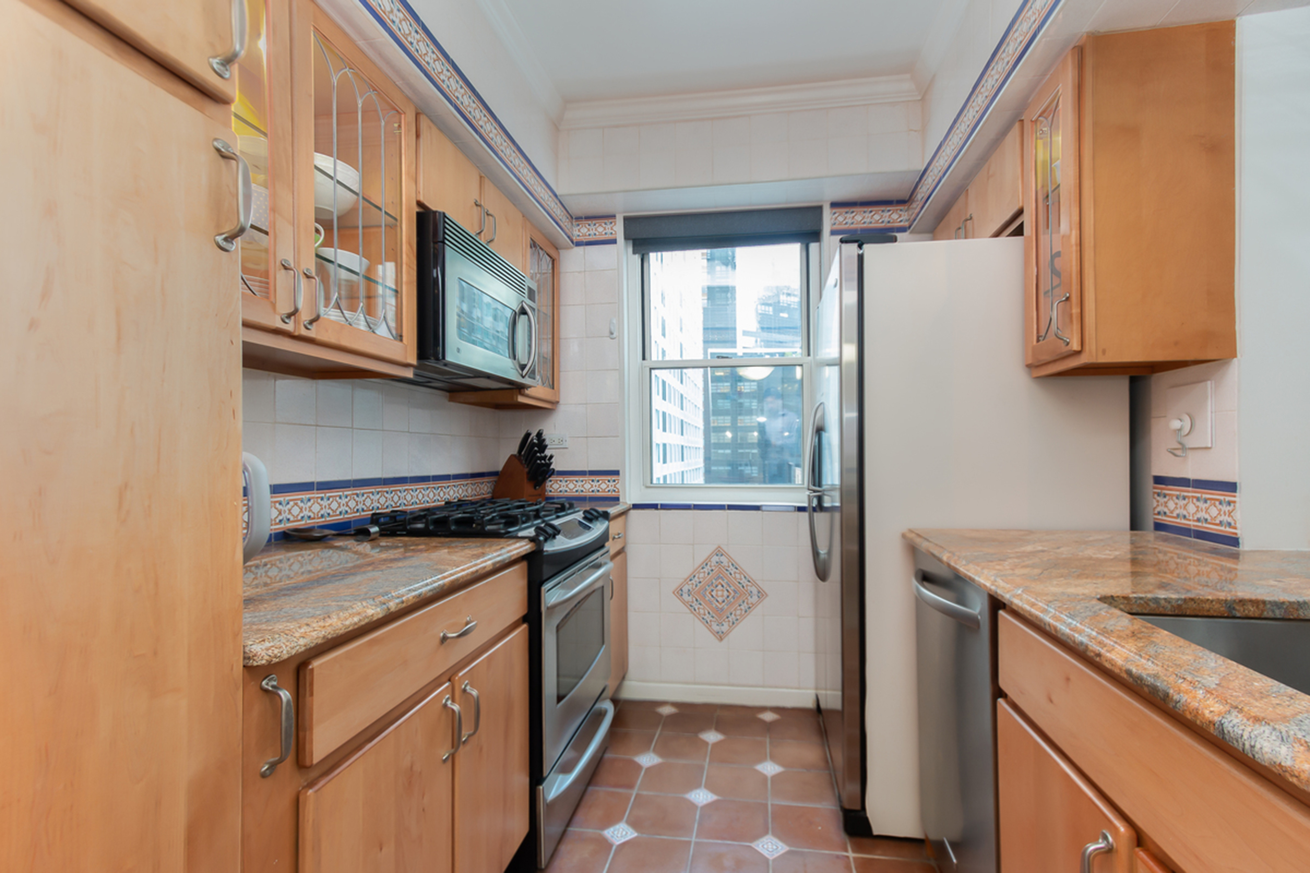 100 West 57th Street, Unit 19N Manhattan, NY 10019 - Photo 2 of 6