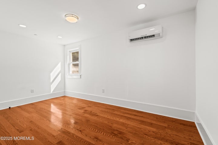 73 3rd Avenue Atlantic Highlands, NJ 07716 - Photo 15 of 54
