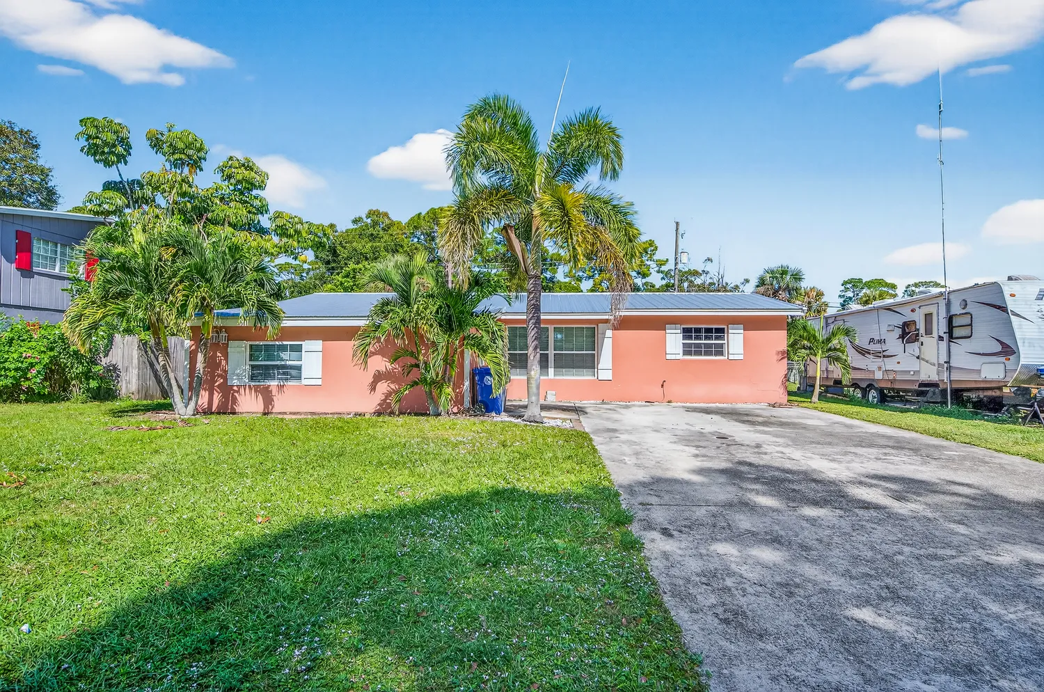 $330,000 | 2444 1st Place Southwest, Vero Beach, FL 32962