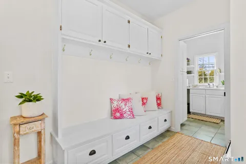 $1,999,000 | 2 Red Rose Circle, Darien, CT 06820