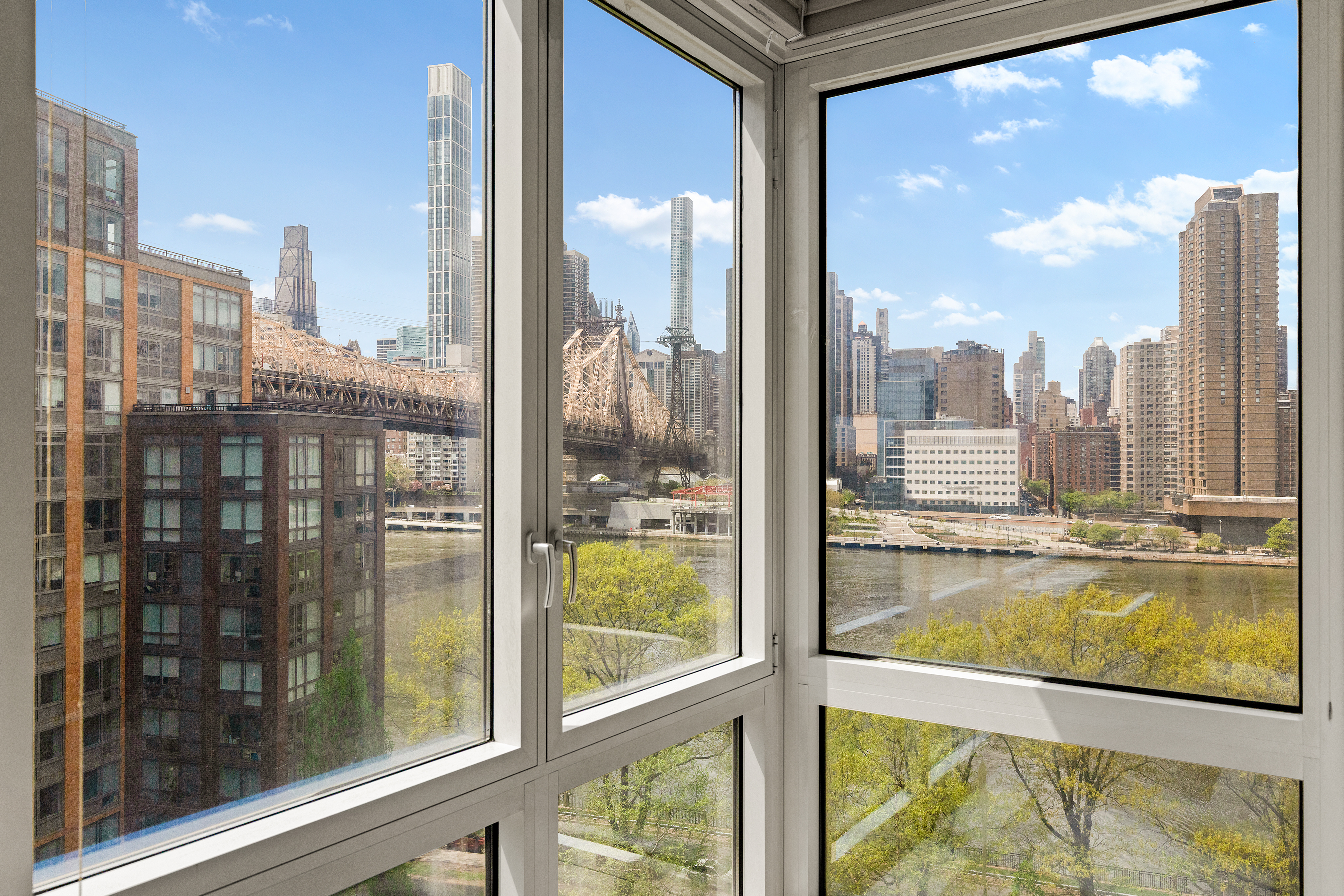 415 Main Street, Unit 9D Manhattan, NY 10044 - Photo 2 of 14 Gallery Image 2