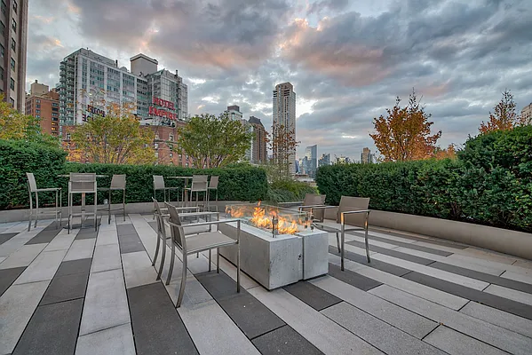 20 West 64th Street, Unit 29H Manhattan, NY 10023 - Photo 14 of 18