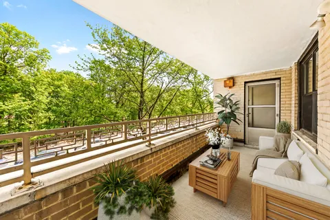$1,375,000 | 185 Prospect Park Southwest, Unit 301 | Windsor Terrace
