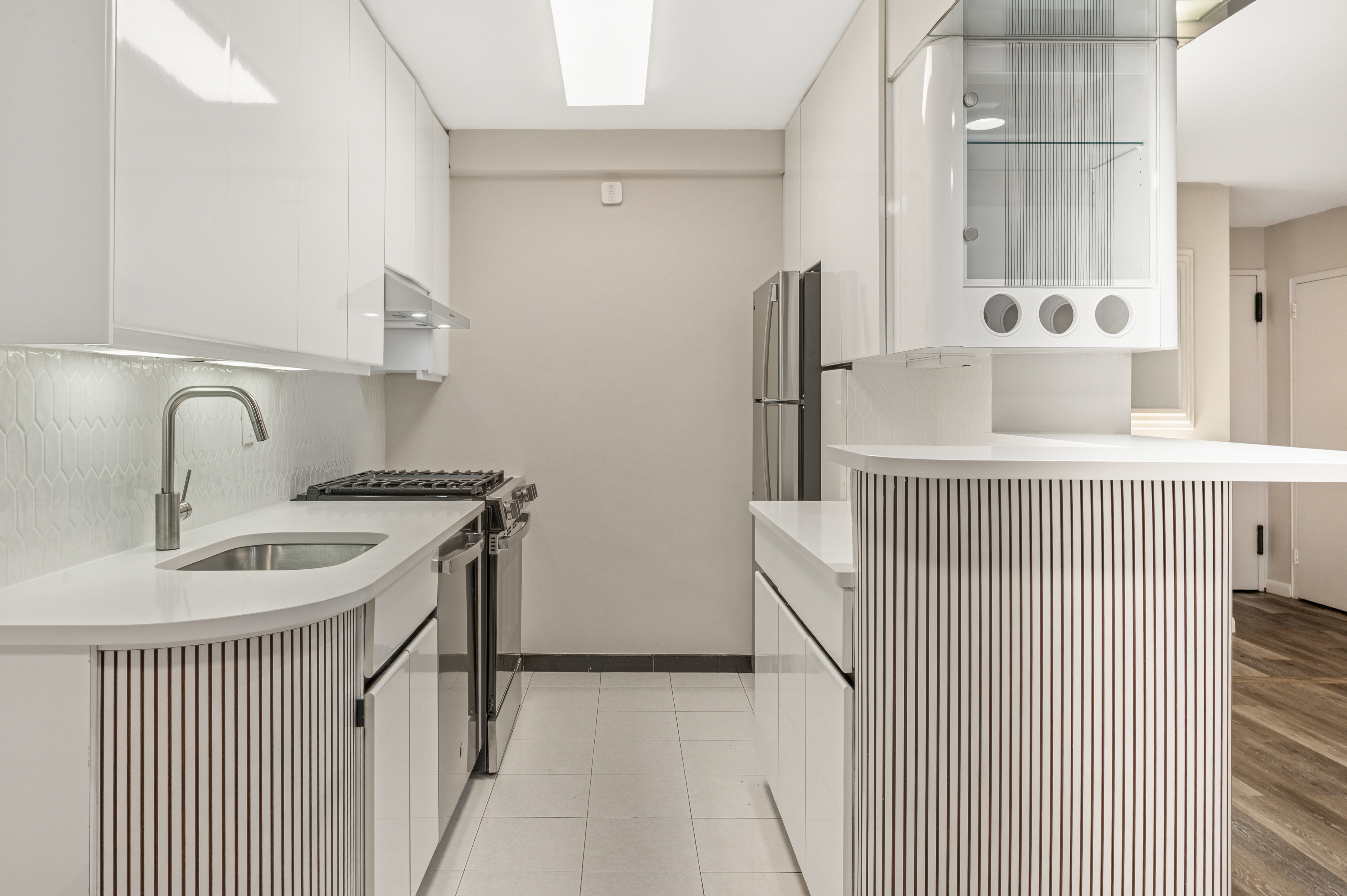 211 East 53rd Street, Unit 7C Manhattan, NY 10022 - Photo 6 of 14