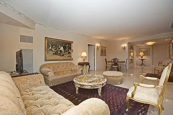 721 5th Avenue, Unit 63C Manhattan, NY 10022 - Photo 4 of 9