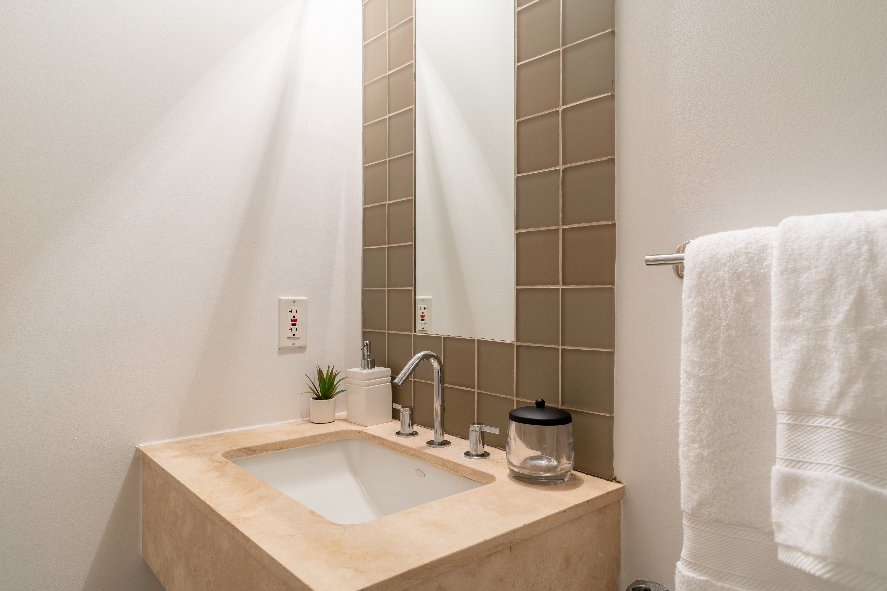 1213 N Street Northwest, Unit A Washington, DC 20005 - Photo 34 of 38
