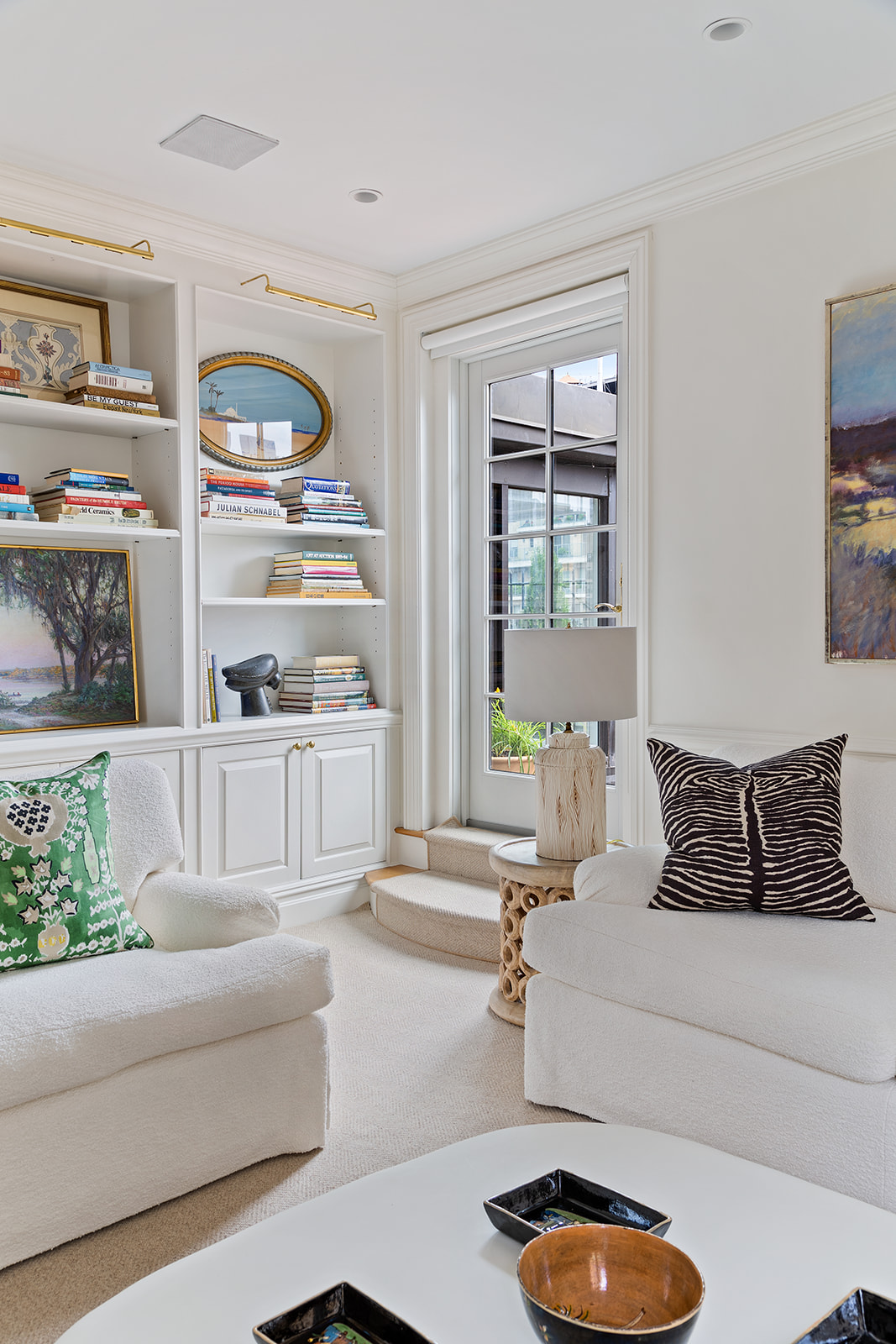 164 East 72nd Street, Unit PHC Manhattan, NY 10021 - Photo 3 of 17 a living room with furniture and a window