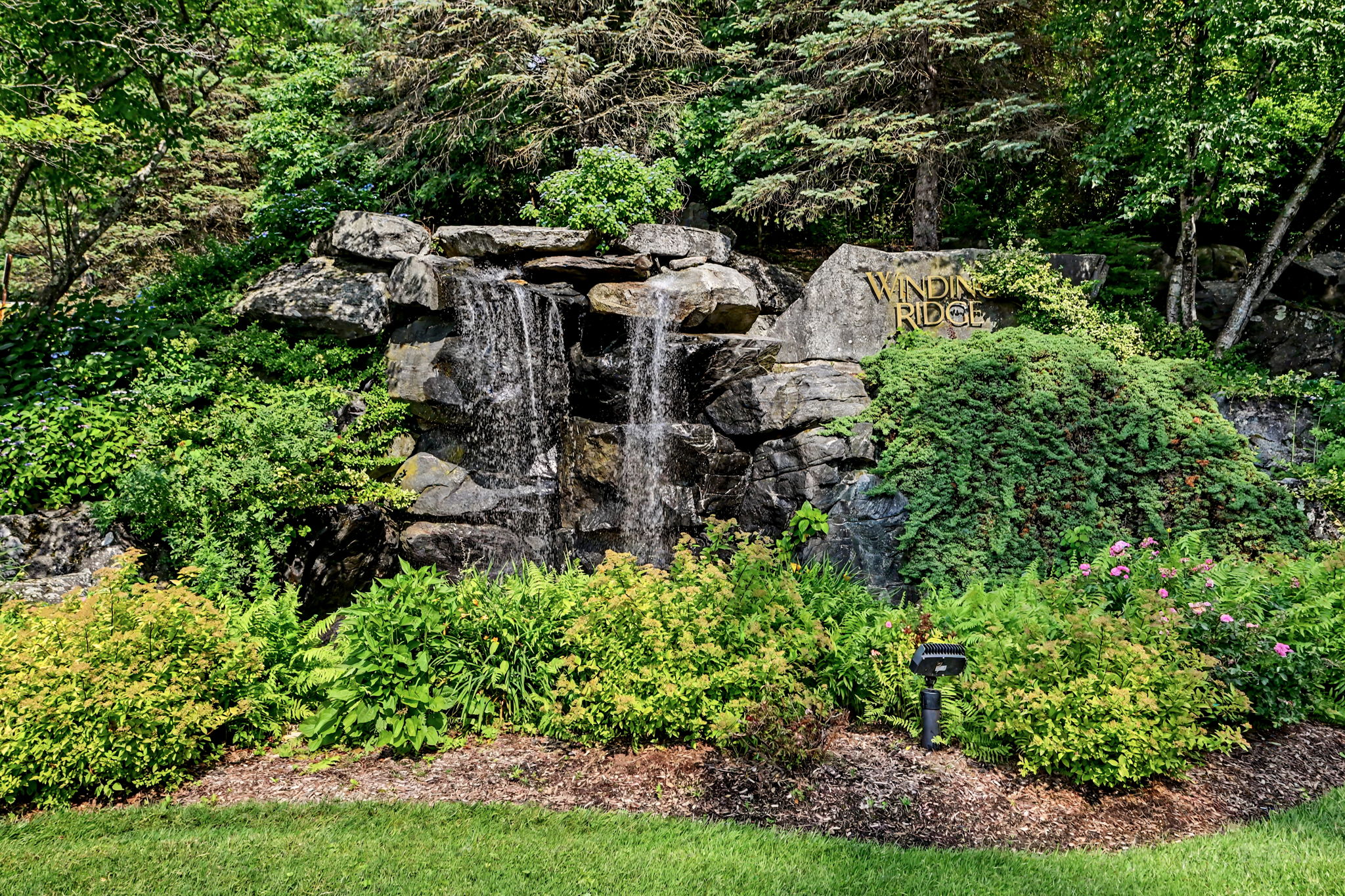 34 Winding Ridge Road White Plains, NY 10603 - Photo 2 of 41
