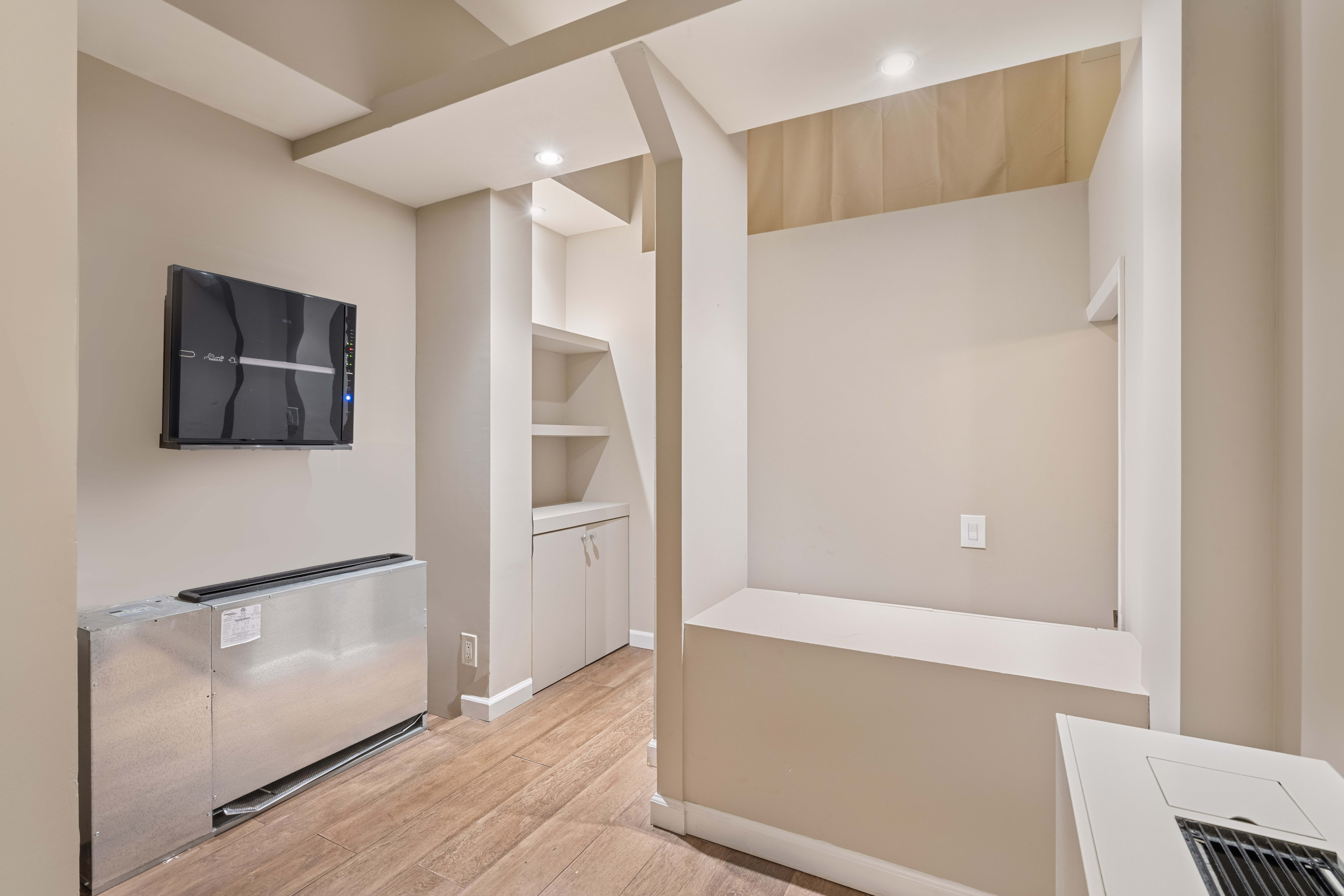 310 East 46th Street, Unit 4L Manhattan, NY 10017 - Photo 8 of 11 Gallery Image 8