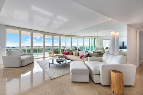 $4,500,000 | 1000 South Pointe Drive, Unit 1903, Miami Beach, FL 33139