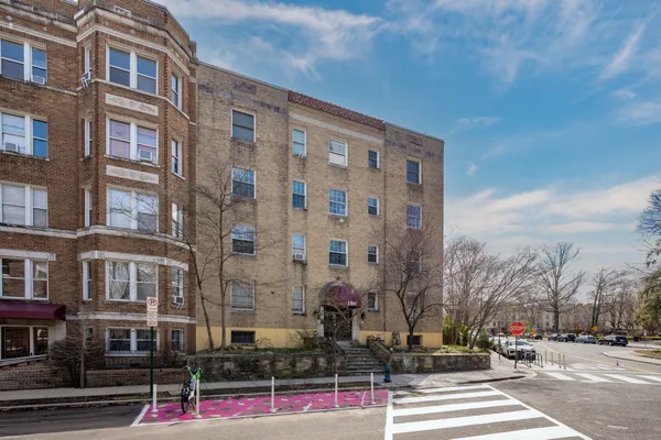 $221,500 | 1860 Clydesdale Place Northwest, Unit Undisclosed, Washington, DC 20009
