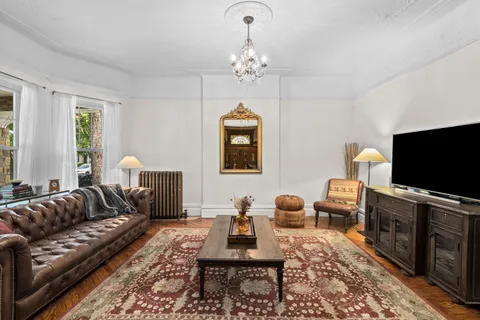 $2,195,000 | 685 East 22nd Street | South Midwood