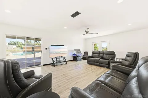 $800,000 | 612 Momar Lane, Escondido, CA 92027