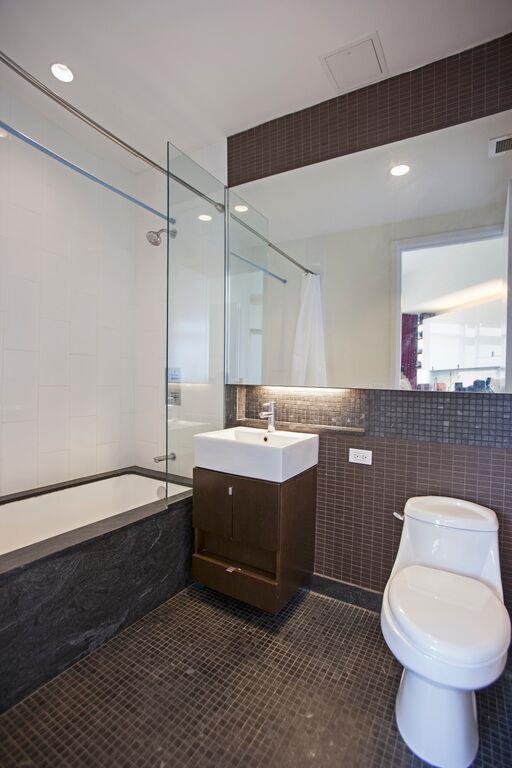 10-17 Jackson Avenue, Unit 5D Queens, NY 11101 - Photo 5 of 7