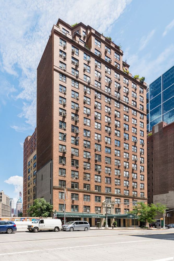 433 West 34th Street, Unit 7B Manhattan, NY 10001 - Photo 13 of 13 front view of a building