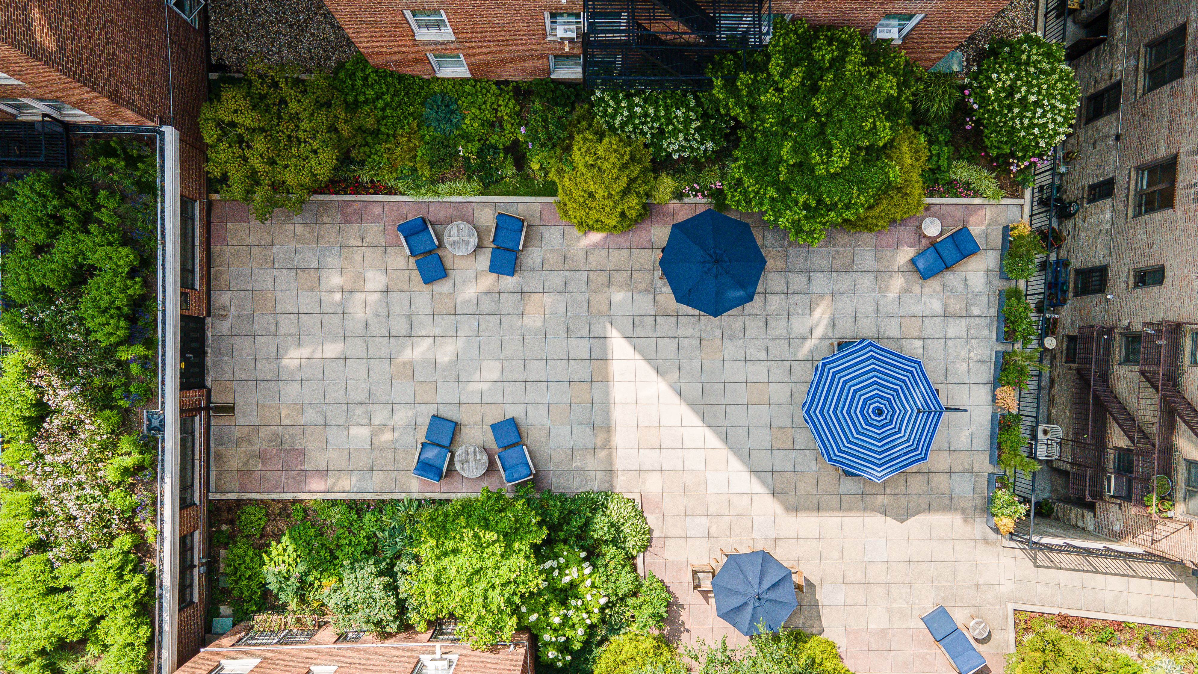 340 Haven Avenue, Unit 2H Manhattan, NY 10033 - Photo 16 of 24 a view of outdoor space and yard