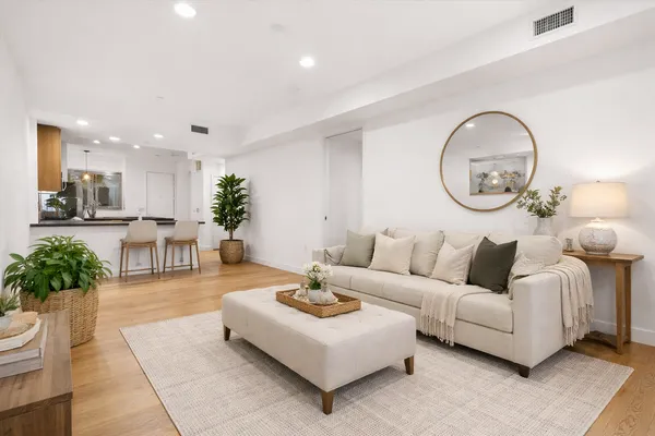 $705,000 | 6001 Carlton Way, Unit 106, Los Angeles, CA 90028