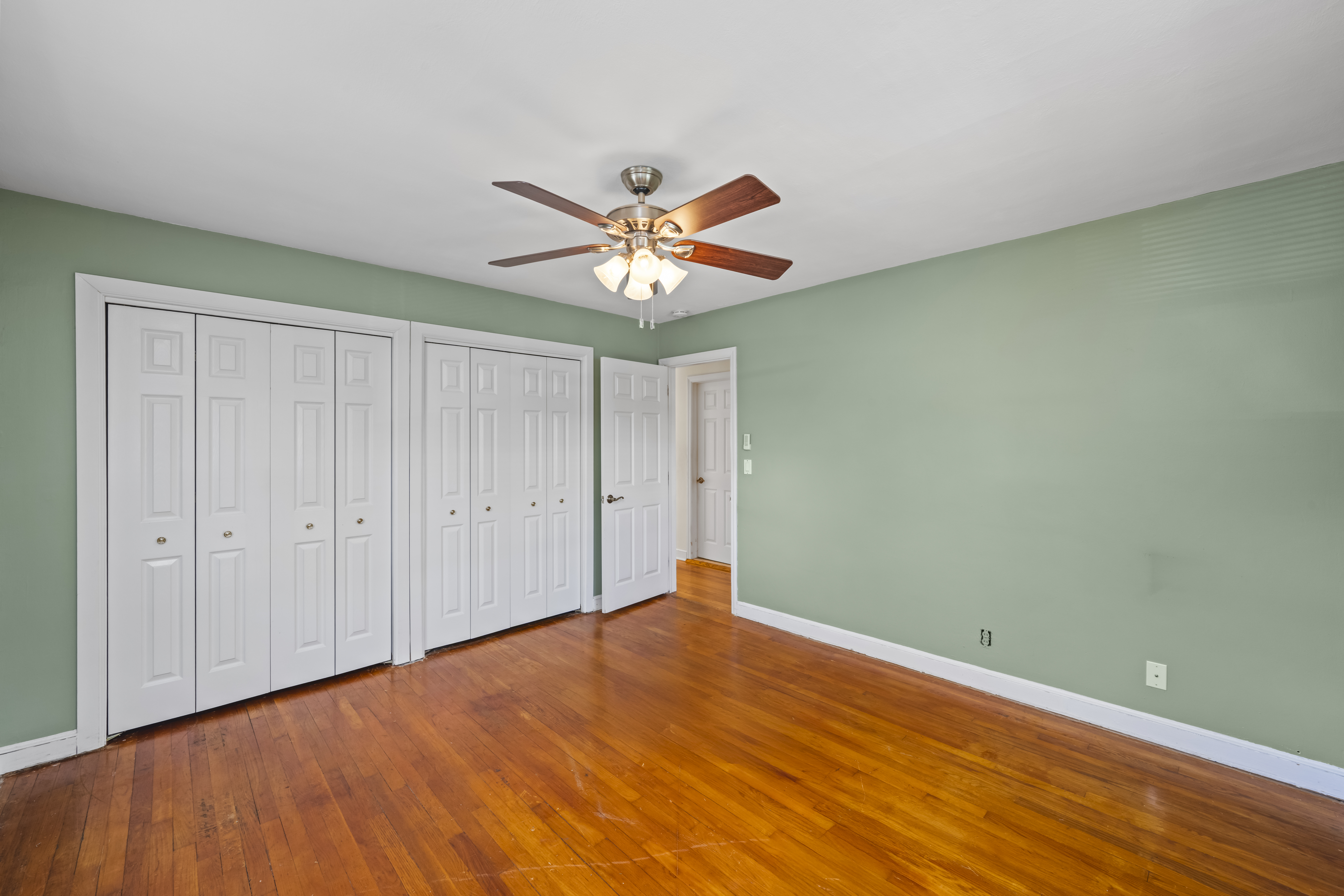 522 Stewart Avenue Staten Island, NY 10314 - Photo 17 of 33 a view of an empty room with a window