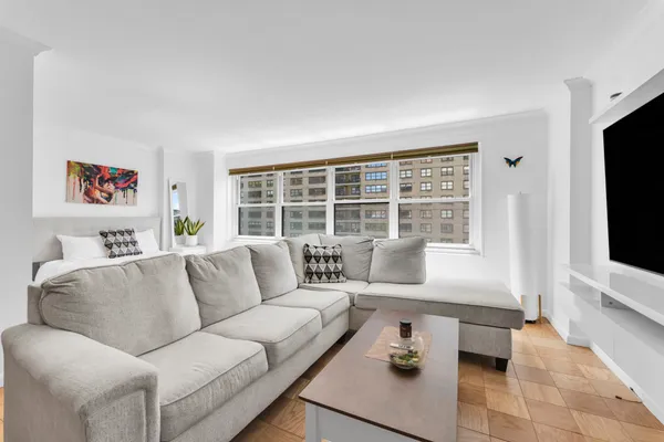 $635,000 | 150 West End Avenue, Unit 10P | Upper West Side