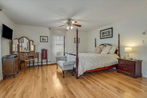 $899,000 | 40 Catherine Court, Cedar Grove, NJ 07009