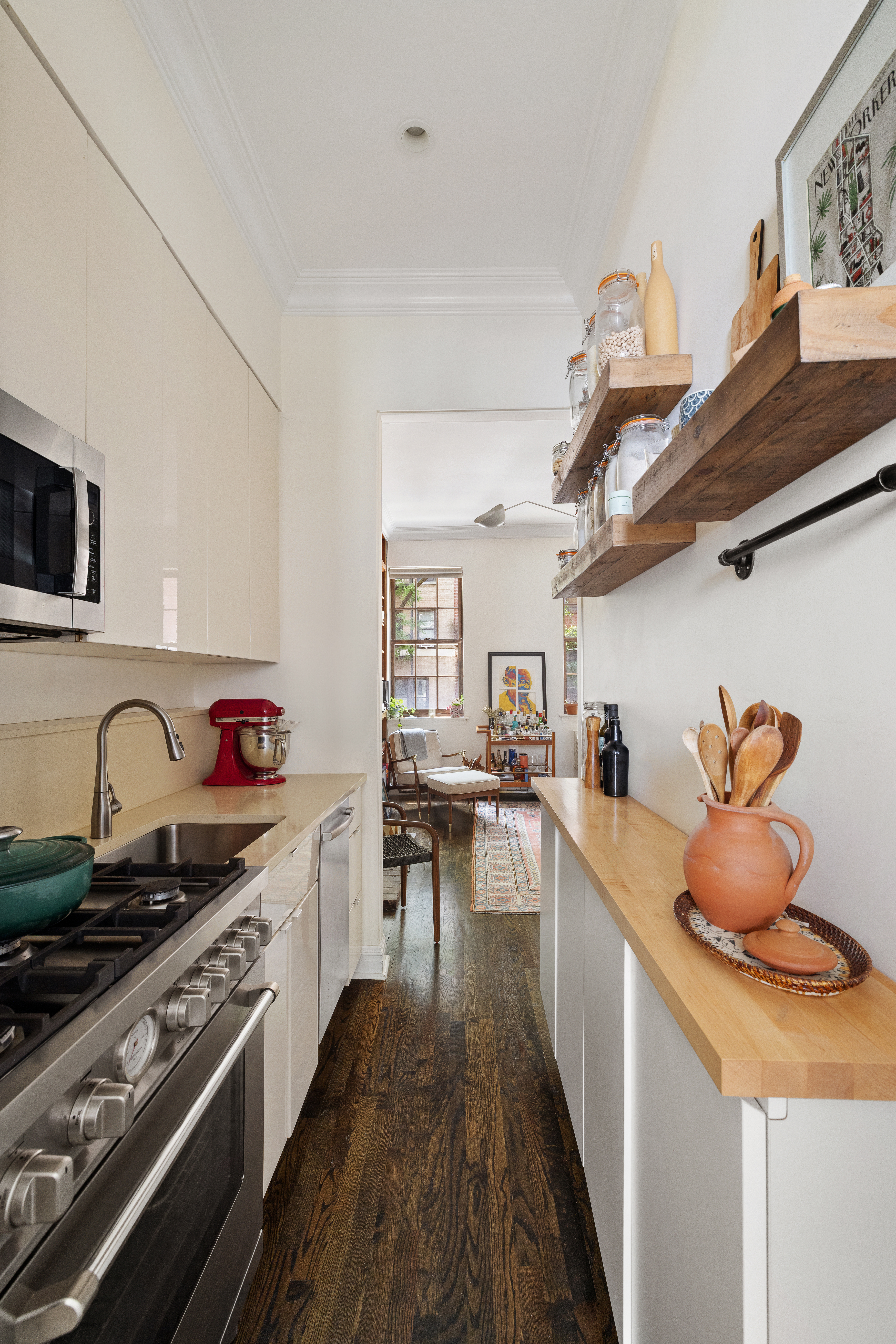 349 West 21st Street, Unit B Manhattan, NY 10011 - Photo 2 of 7 Gallery Image 2