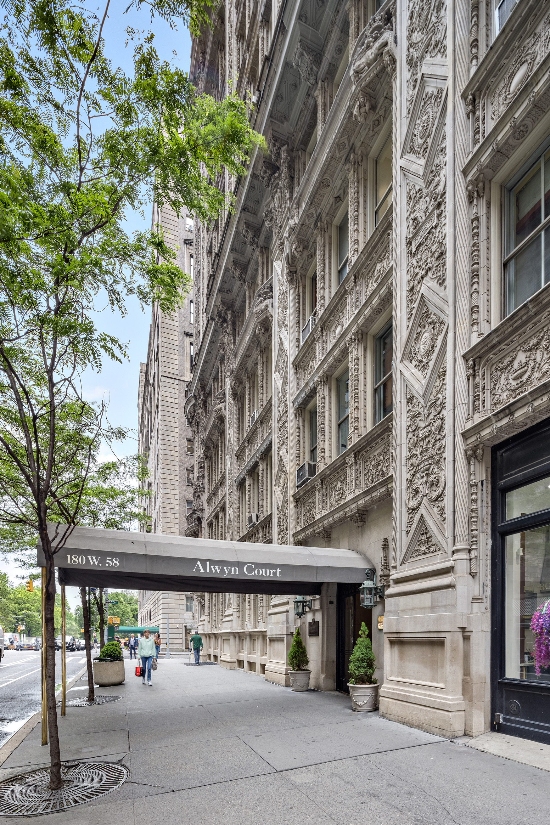 180 West 58th Street, Unit 8A Manhattan, NY 10019 - Photo 12 of 13