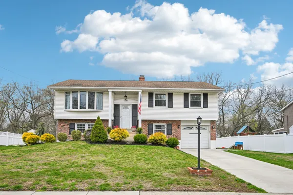 $500,000 | 308 Mallard Drive, Marlton, NJ 08053